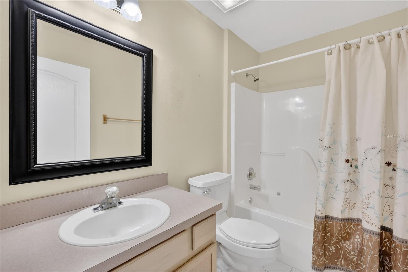 Image 16 of 27 For 959 Forest Hill Dr.