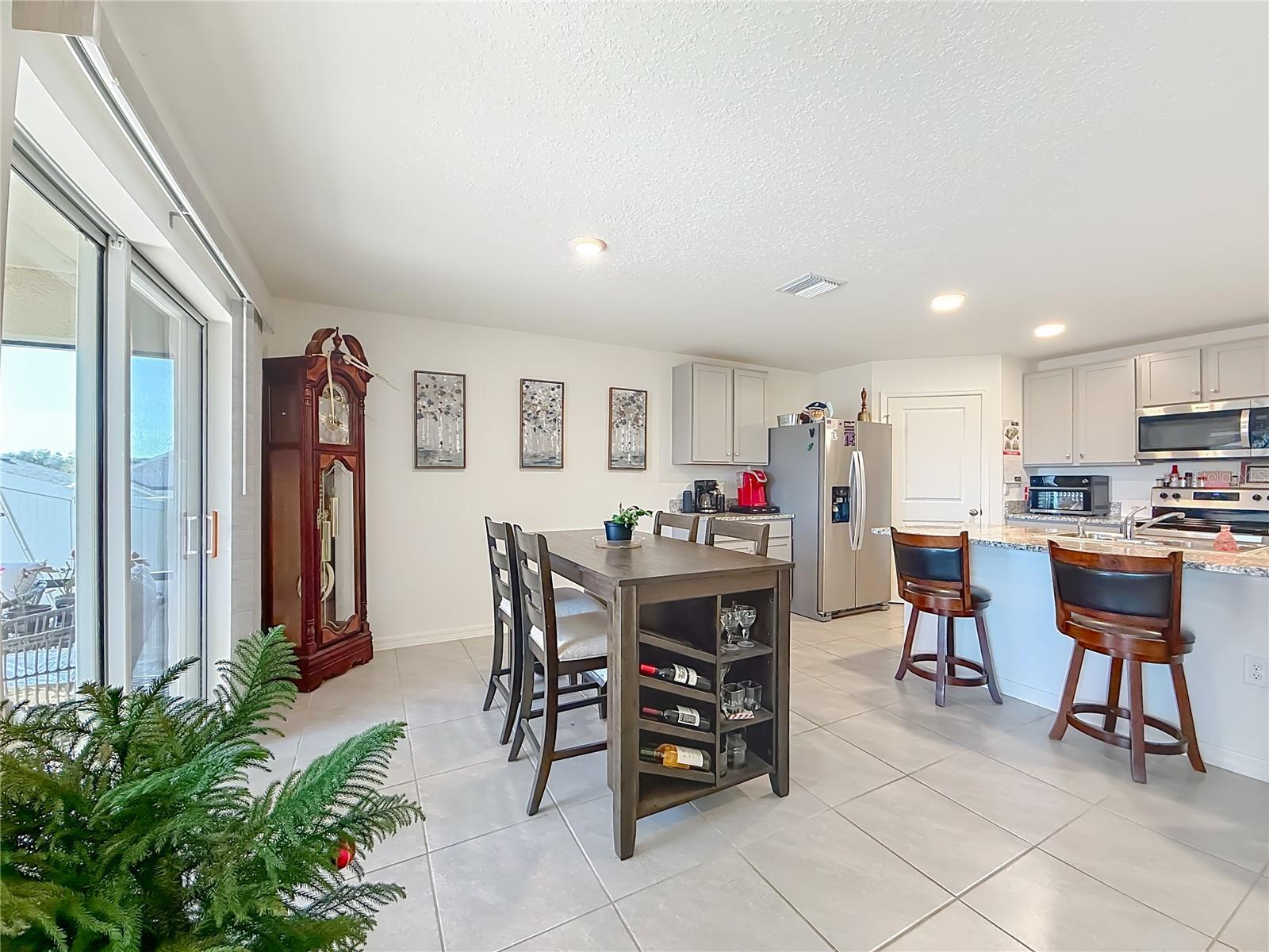 Image 17 of 35 For 662 Fairways View Drive