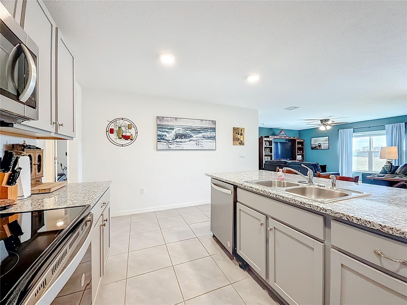 Image 8 of 35 For 662 Fairways View Drive