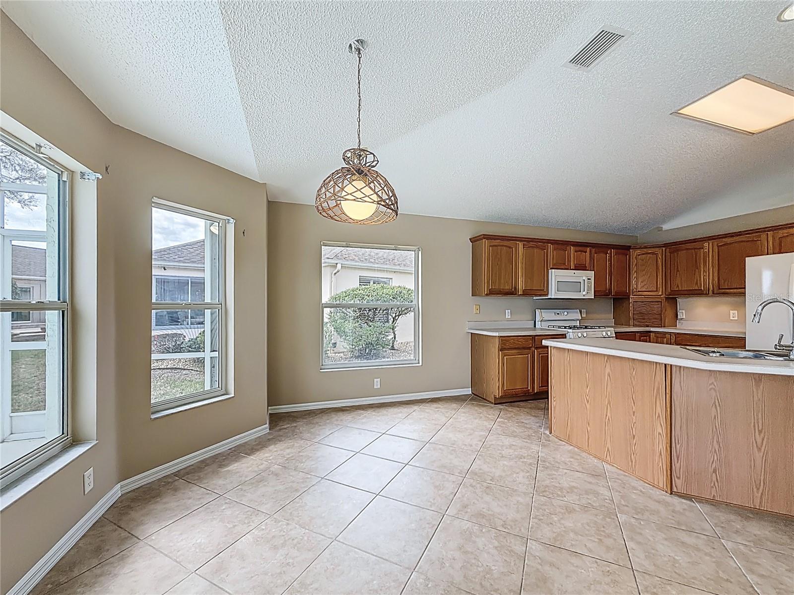 Listing photo id 22 for 2012 Enrique Drive