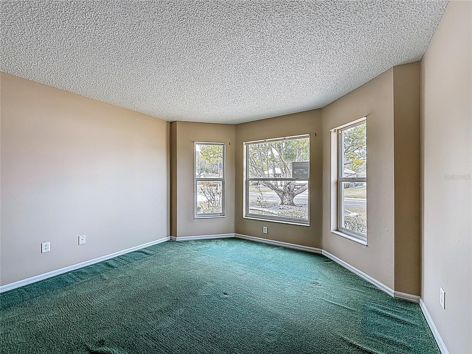 Listing photo id 25 for 2012 Enrique Drive