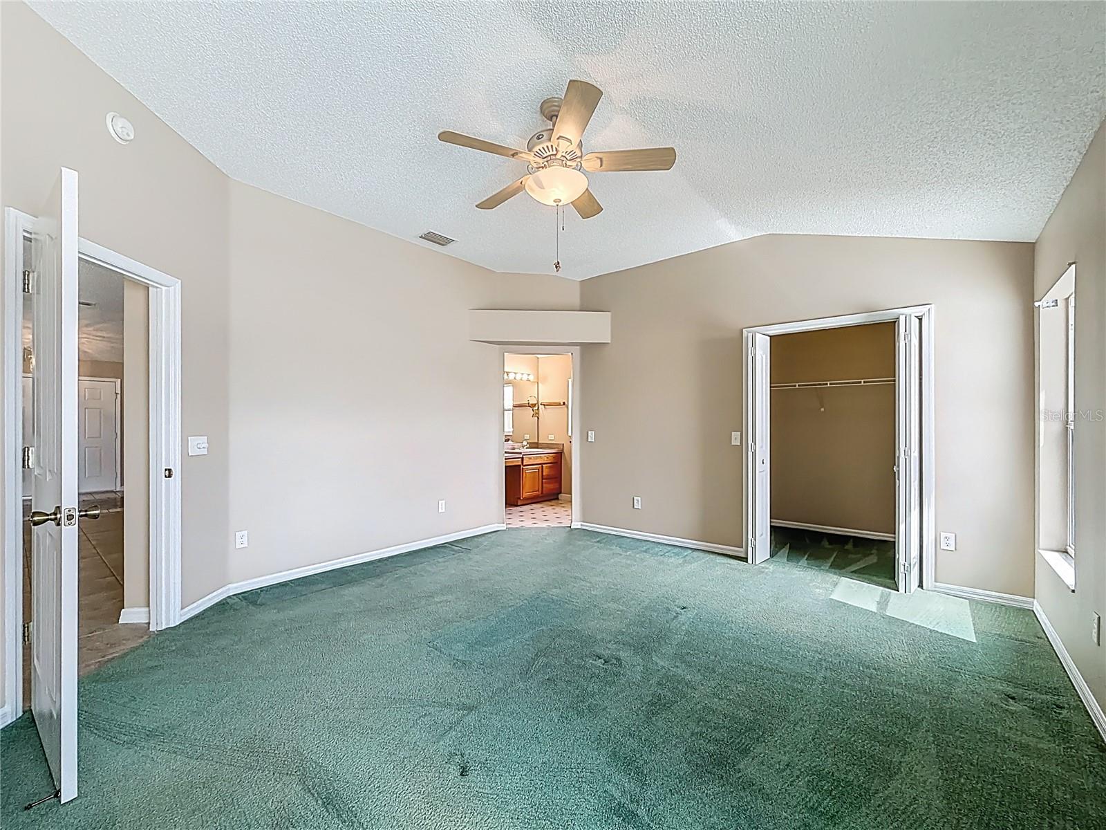 Listing photo id 33 for 2012 Enrique Drive