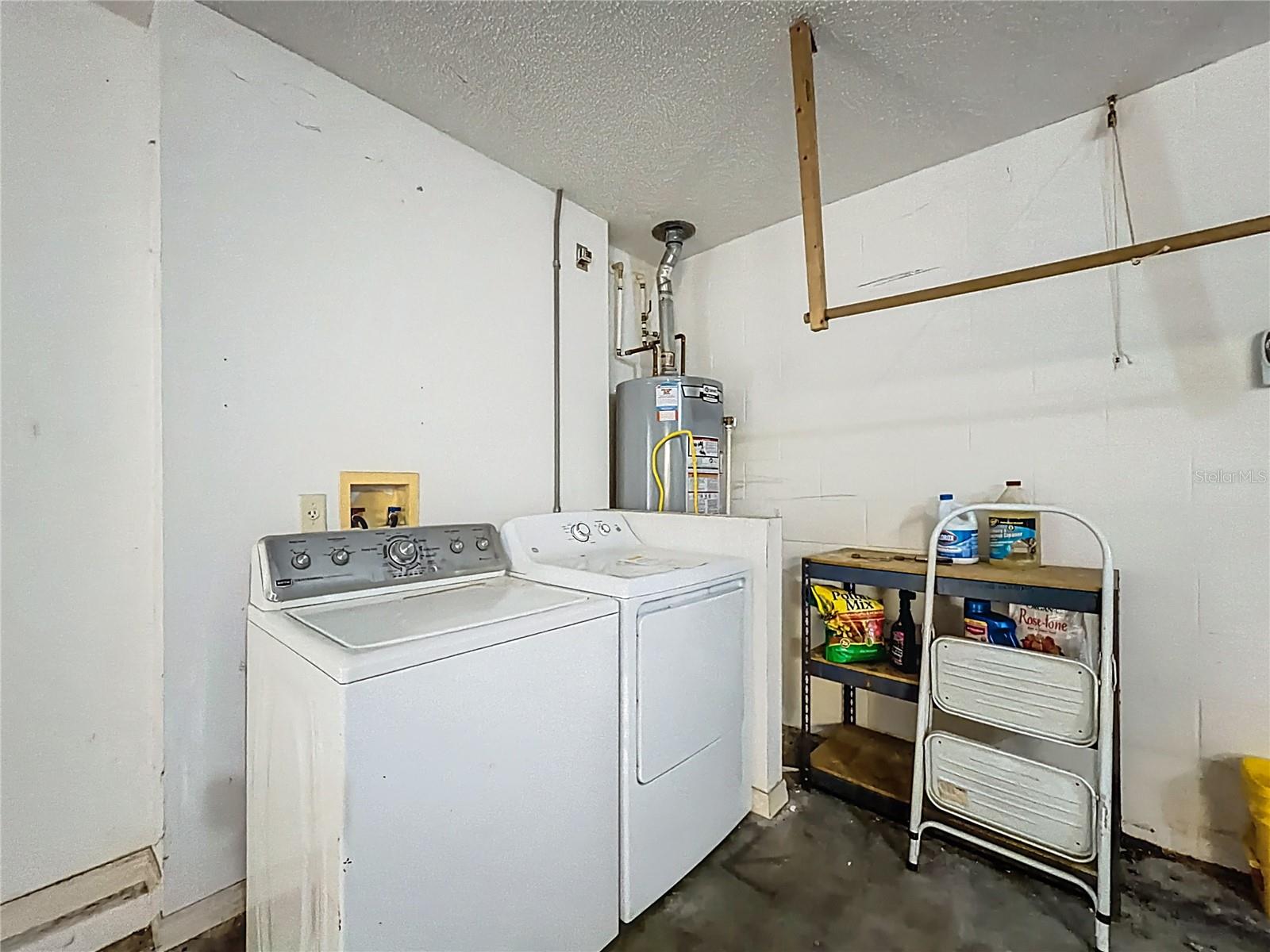 Listing photo id 41 for 2012 Enrique Drive