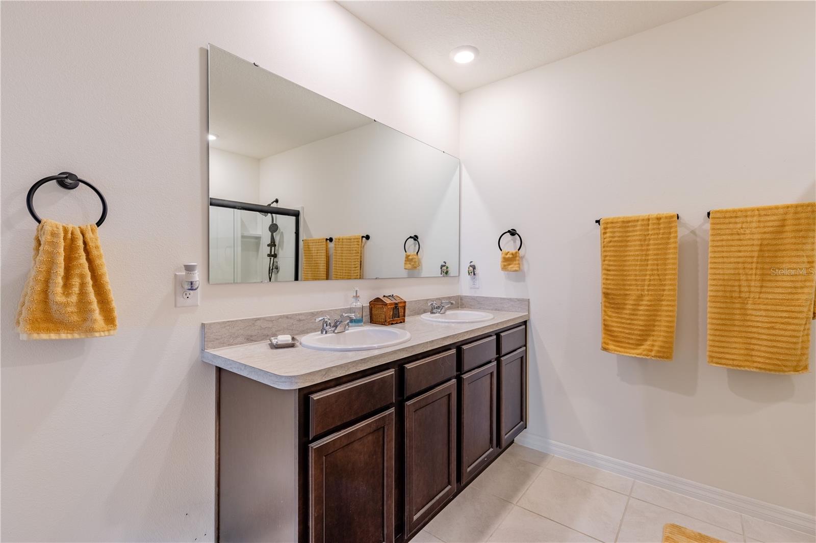 Image 21 of 40 For 1768 Henin Circle