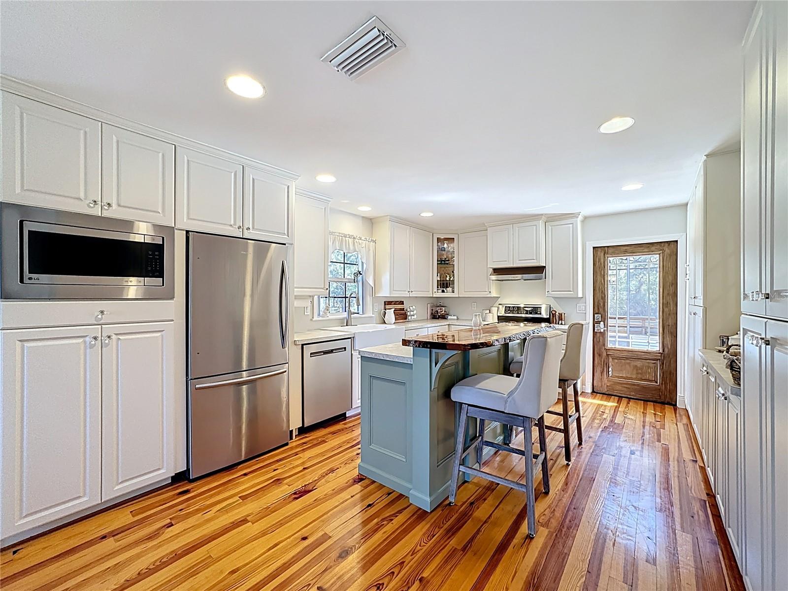 Image 17 of 43 For 4620 405th Street E