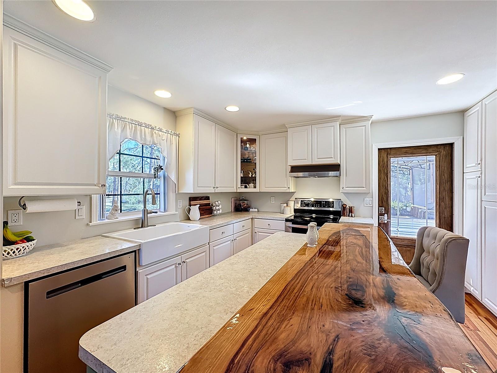 Image 18 of 43 For 4620 405th Street E