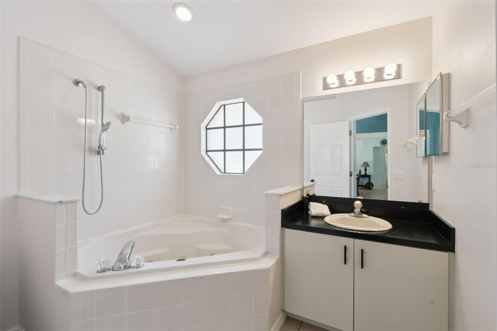 Image 11 of 45 For 1201 Doris Street