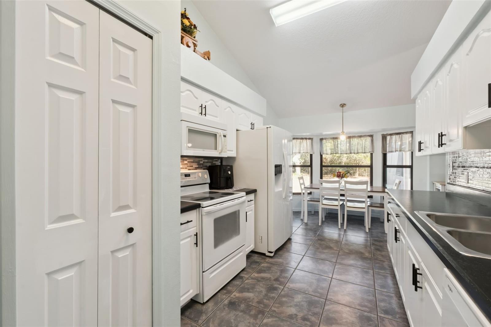 Image 21 of 45 For 1201 Doris Street