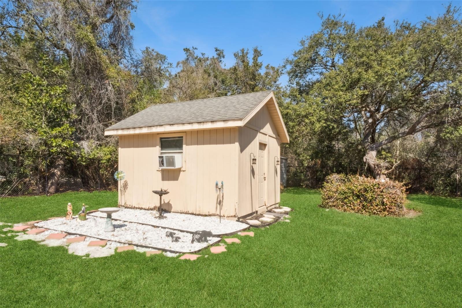 Image 31 of 45 For 1201 Doris Street