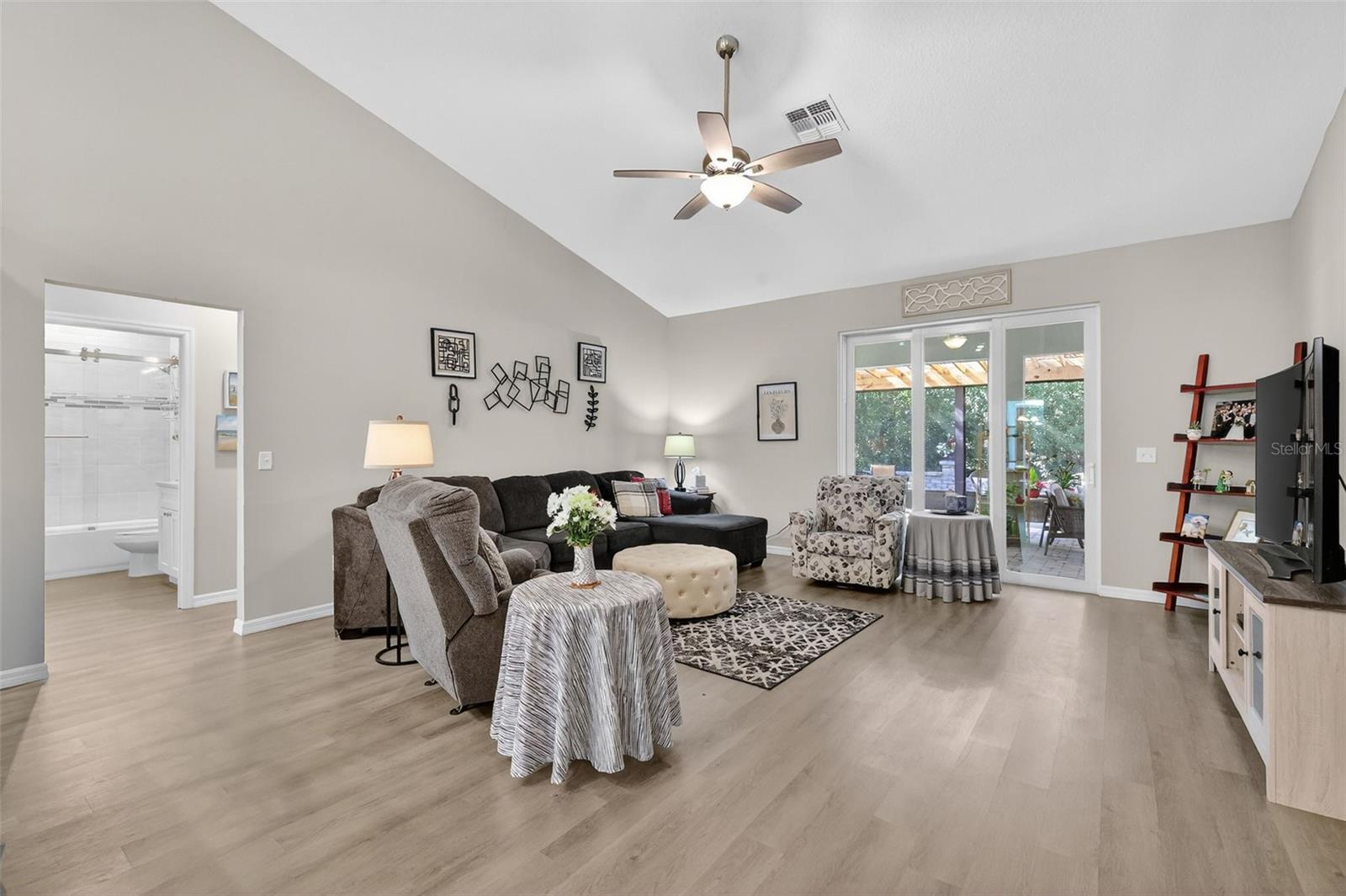 Image 7 of 49 For 1242 Palmetto Road