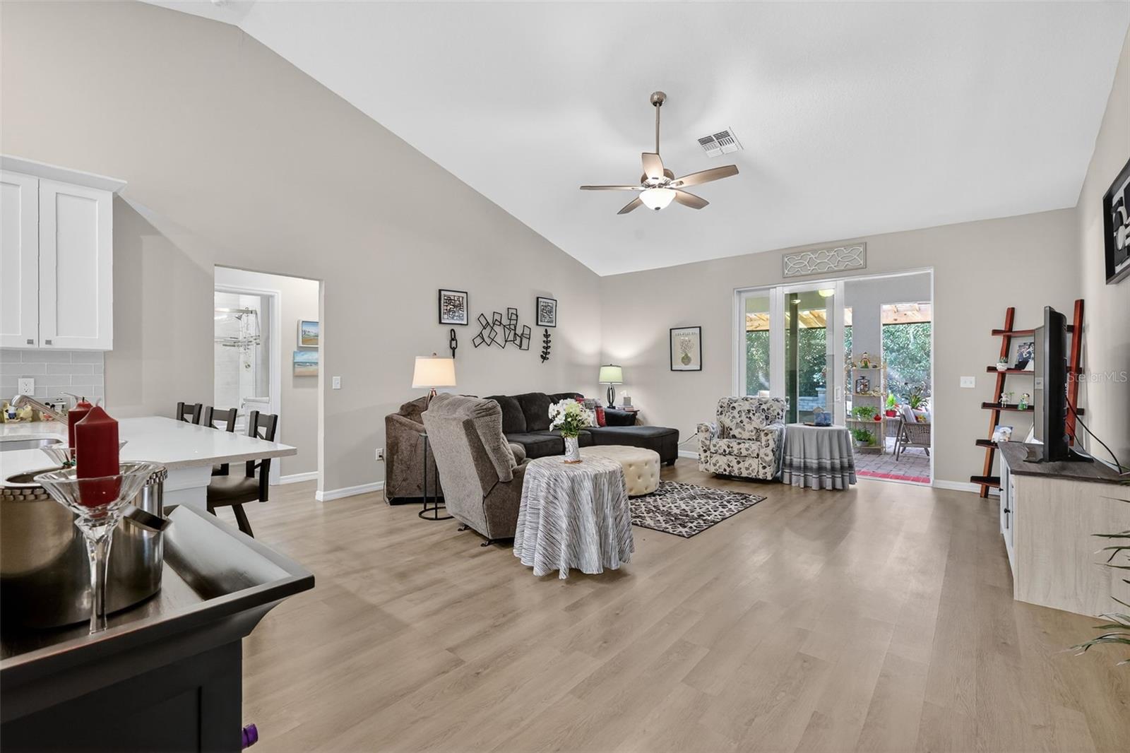 Image 8 of 49 For 1242 Palmetto Road