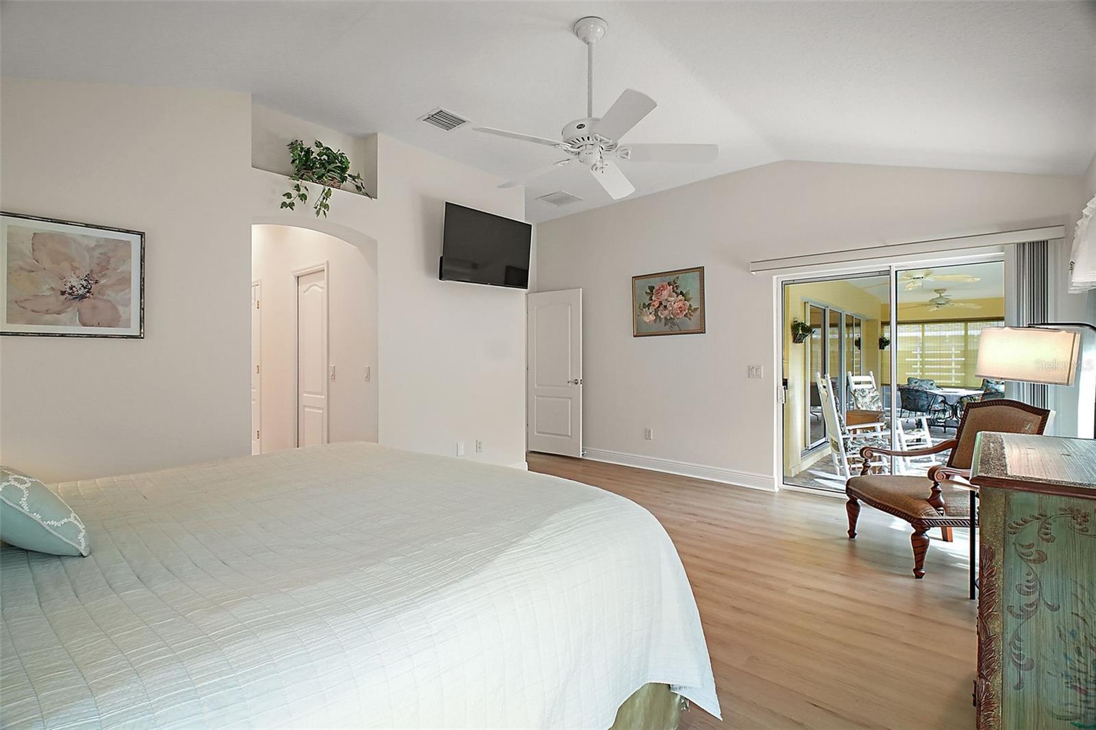 Image 12 of 40 For 1637 Mount Croghan Trail