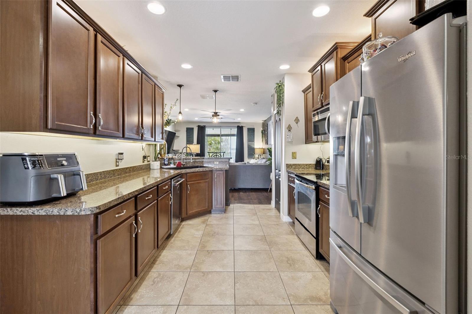 Image 10 of 28 For 725 Black Eagle Drive