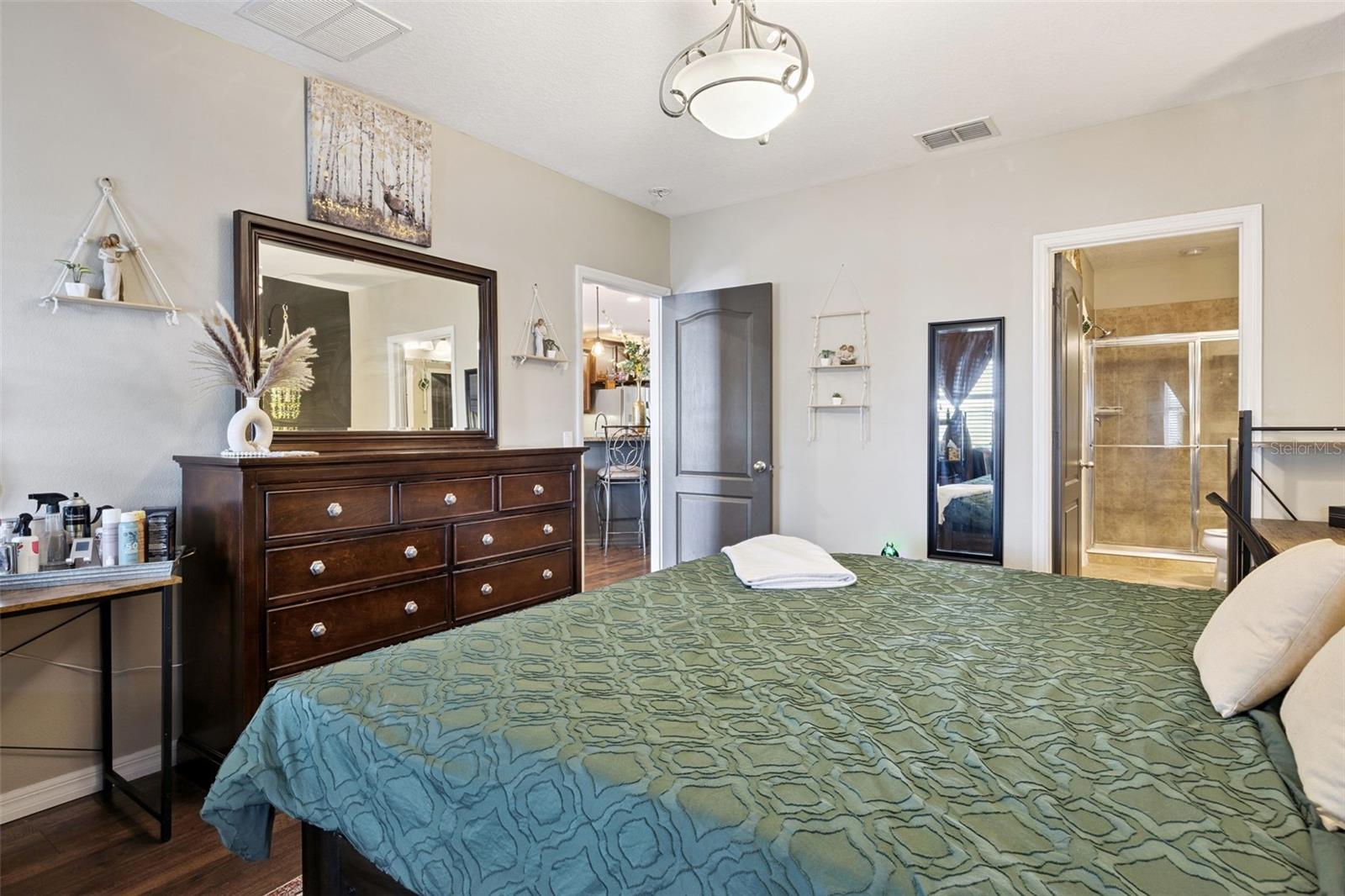 Image 12 of 28 For 725 Black Eagle Drive