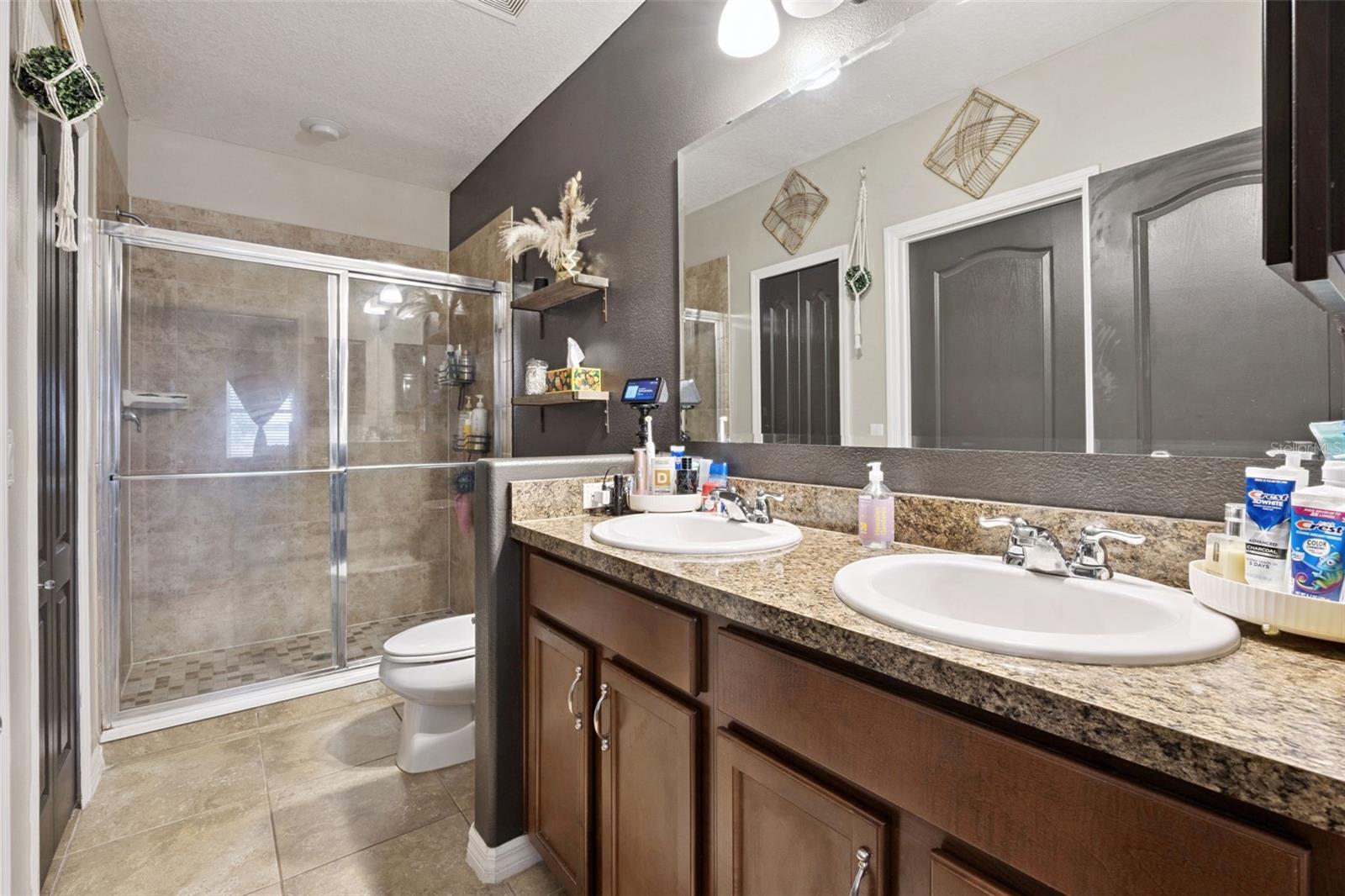 Image 18 of 28 For 725 Black Eagle Drive