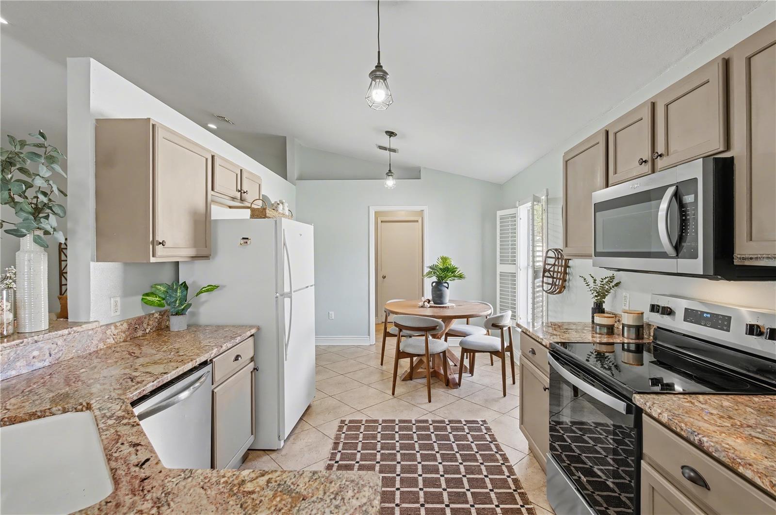 Image 21 of 42 For 2709 45th Avenue