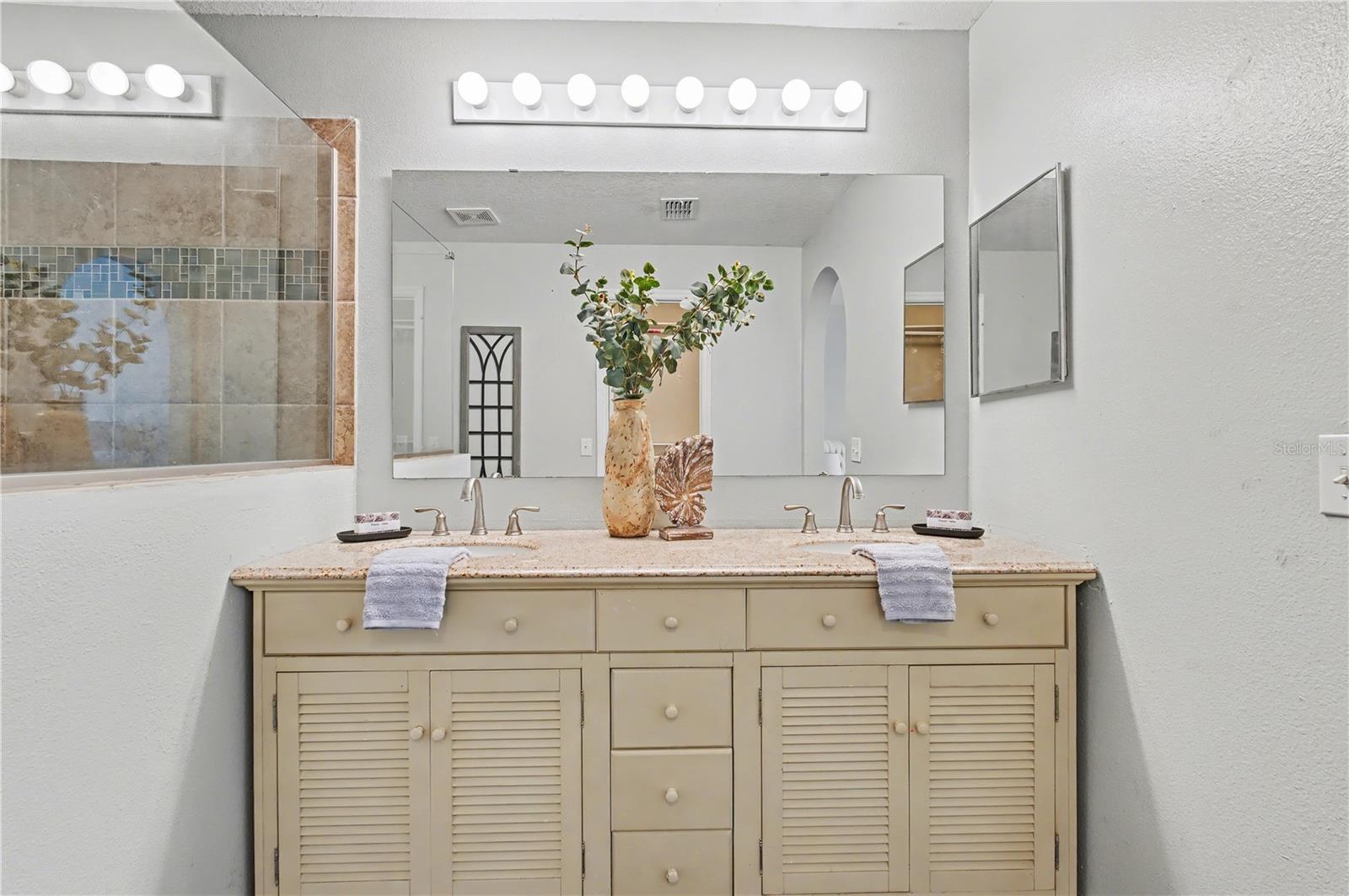 Image 26 of 42 For 2709 45th Avenue