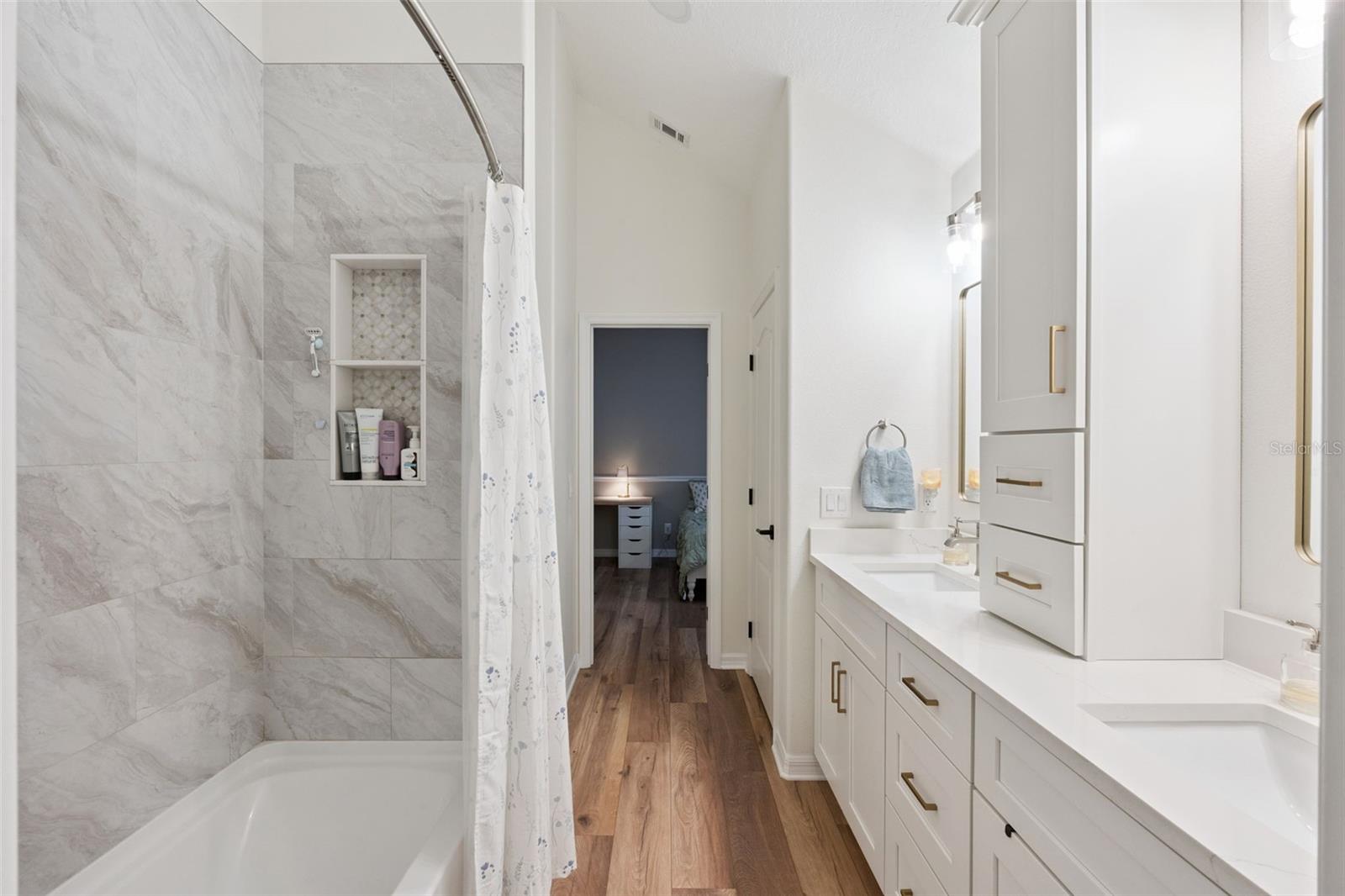 Image 25 of 51 For 162 Riggings Way