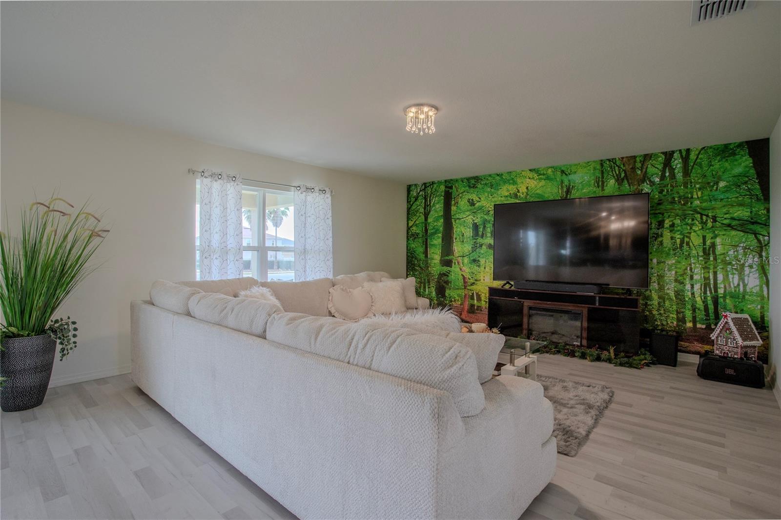 Image 11 of 53 For 605 Sarner Pass Way