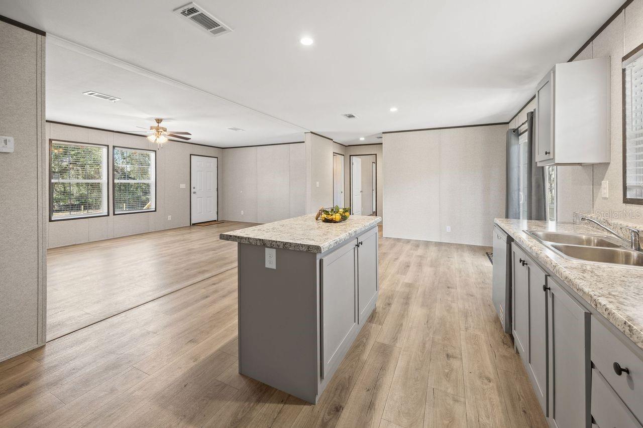 Image 6 of 16 For 11487 42nd Terrace