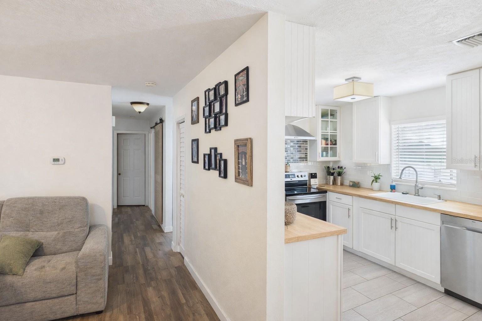 Image 5 of 11 For 1405 Pembrook Drive