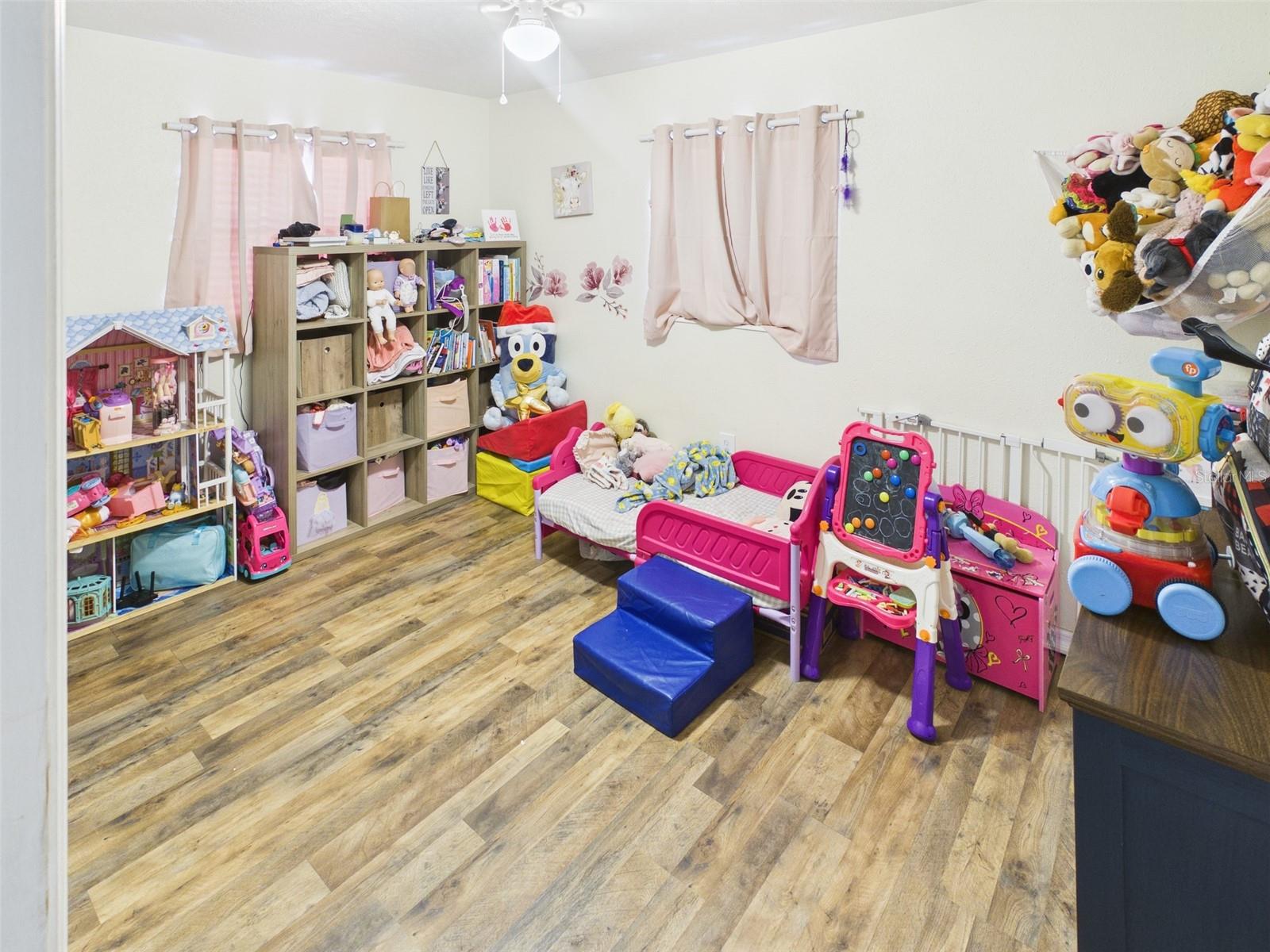 Image 9 of 11 For 1405 Pembrook Drive