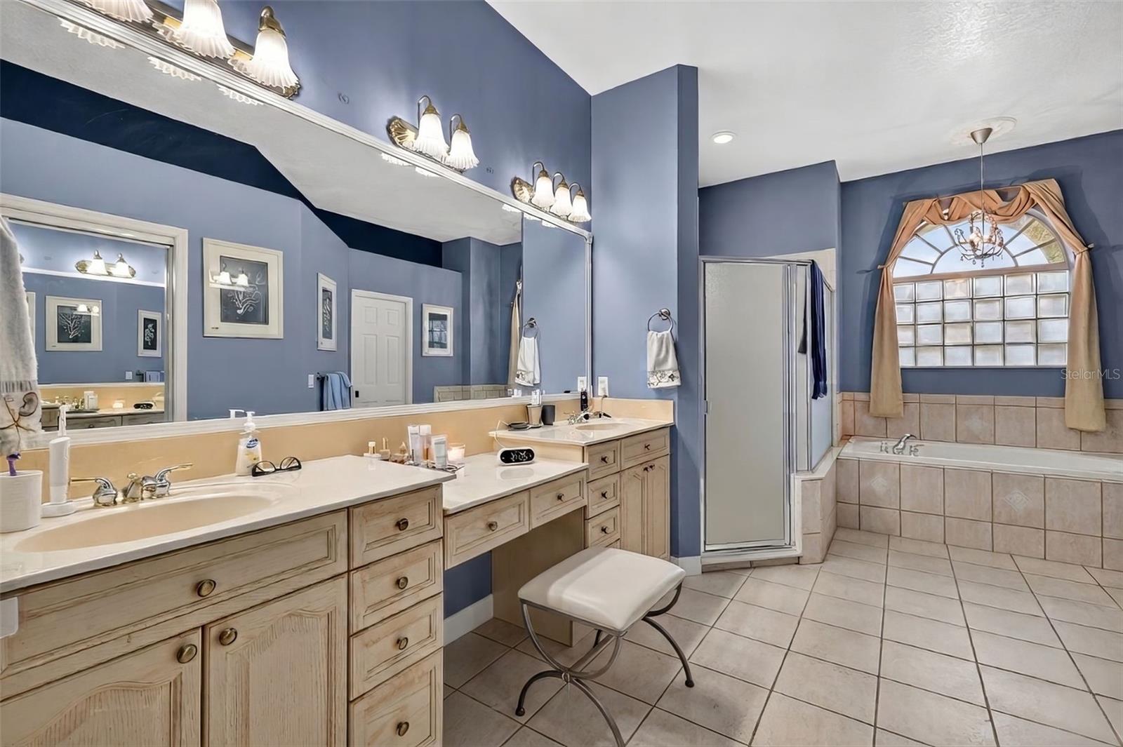 Image 23 of 61 For 19146 Park Place Boulevard