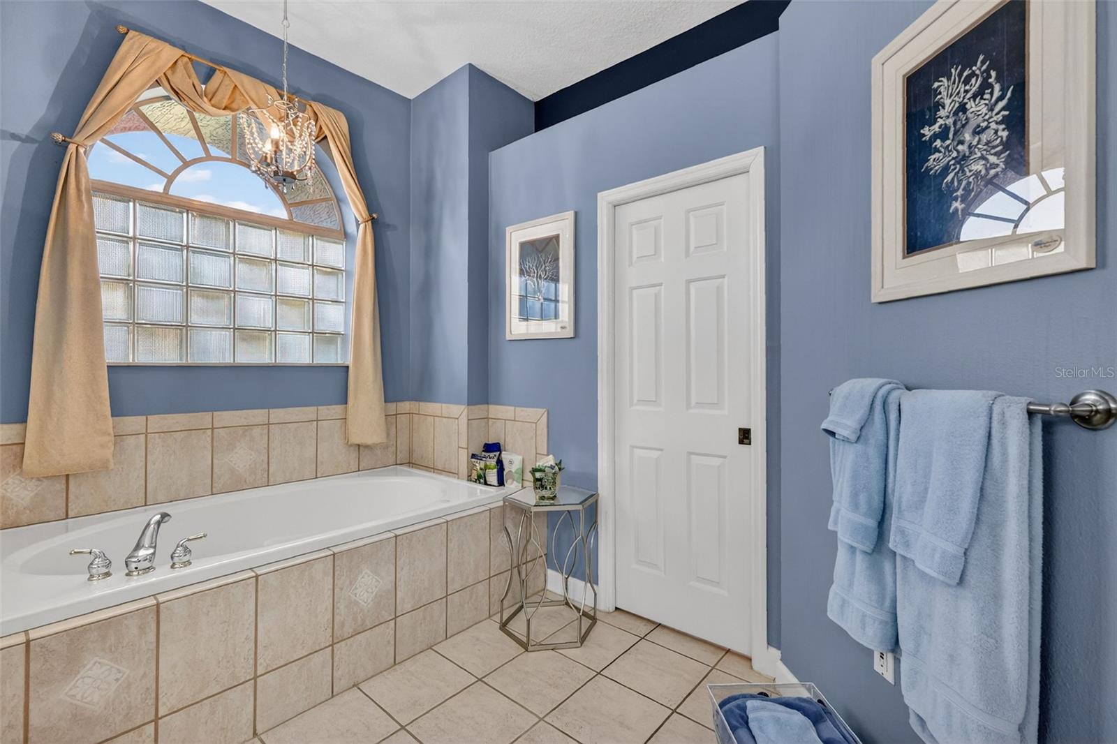 Image 24 of 61 For 19146 Park Place Boulevard