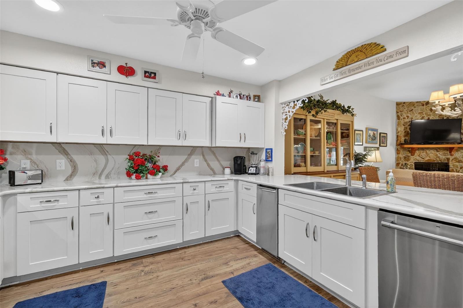 Image 4 of 34 For 913 Belle Oak Drive 0