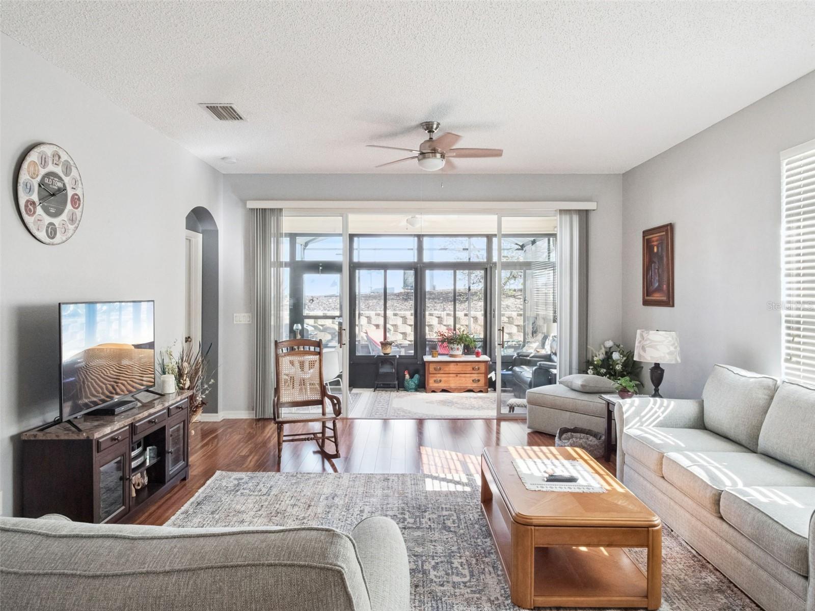 Image 6 of 63 For 4921 Glen Coe Street