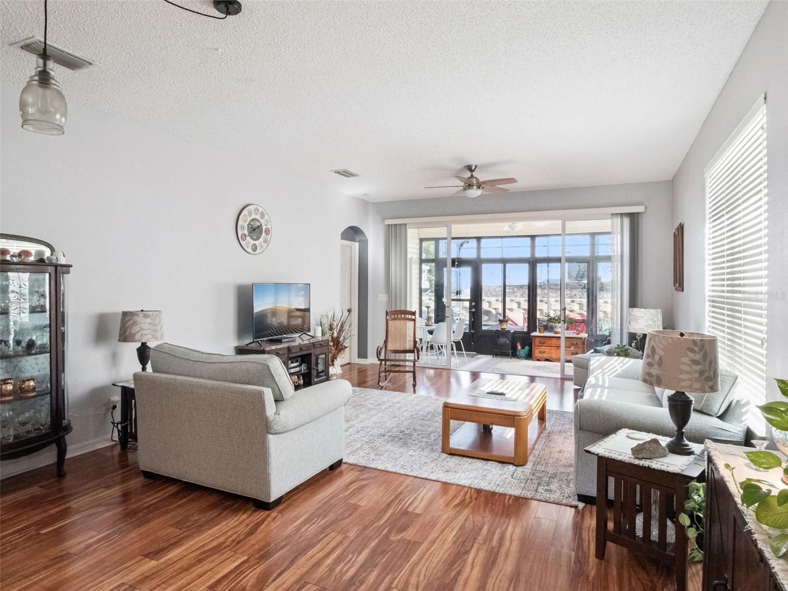 Image 7 of 63 For 4921 Glen Coe Street