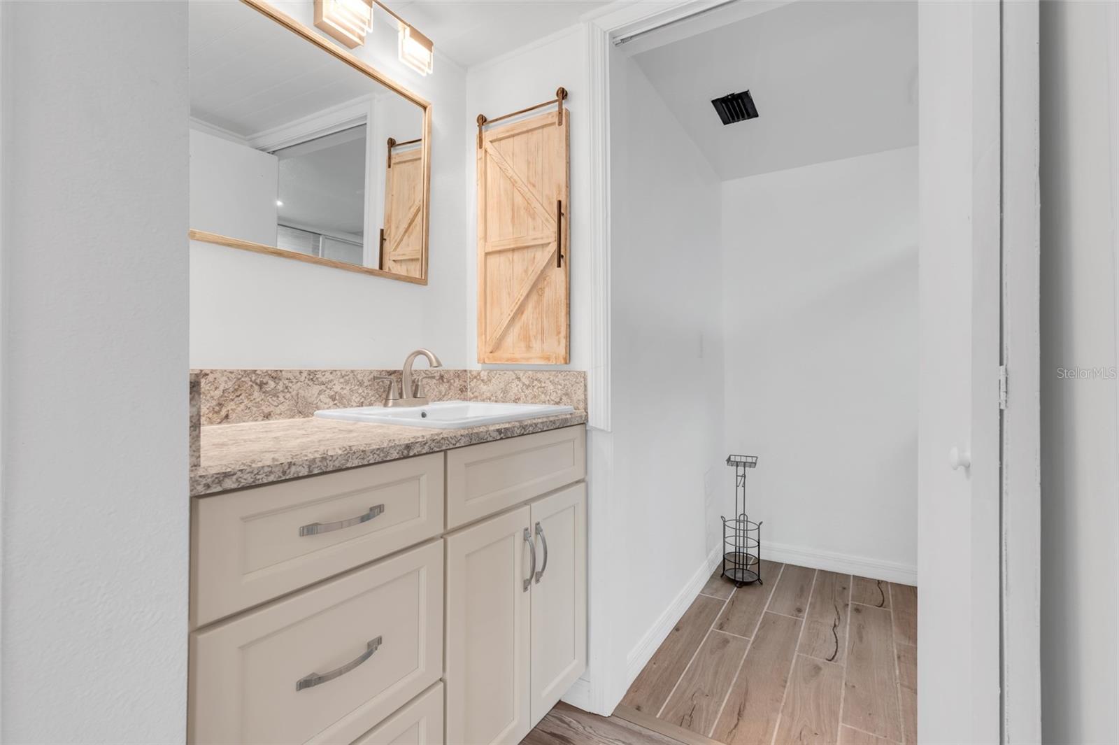 Image 14 of 28 For 1051 Highland Street 4b