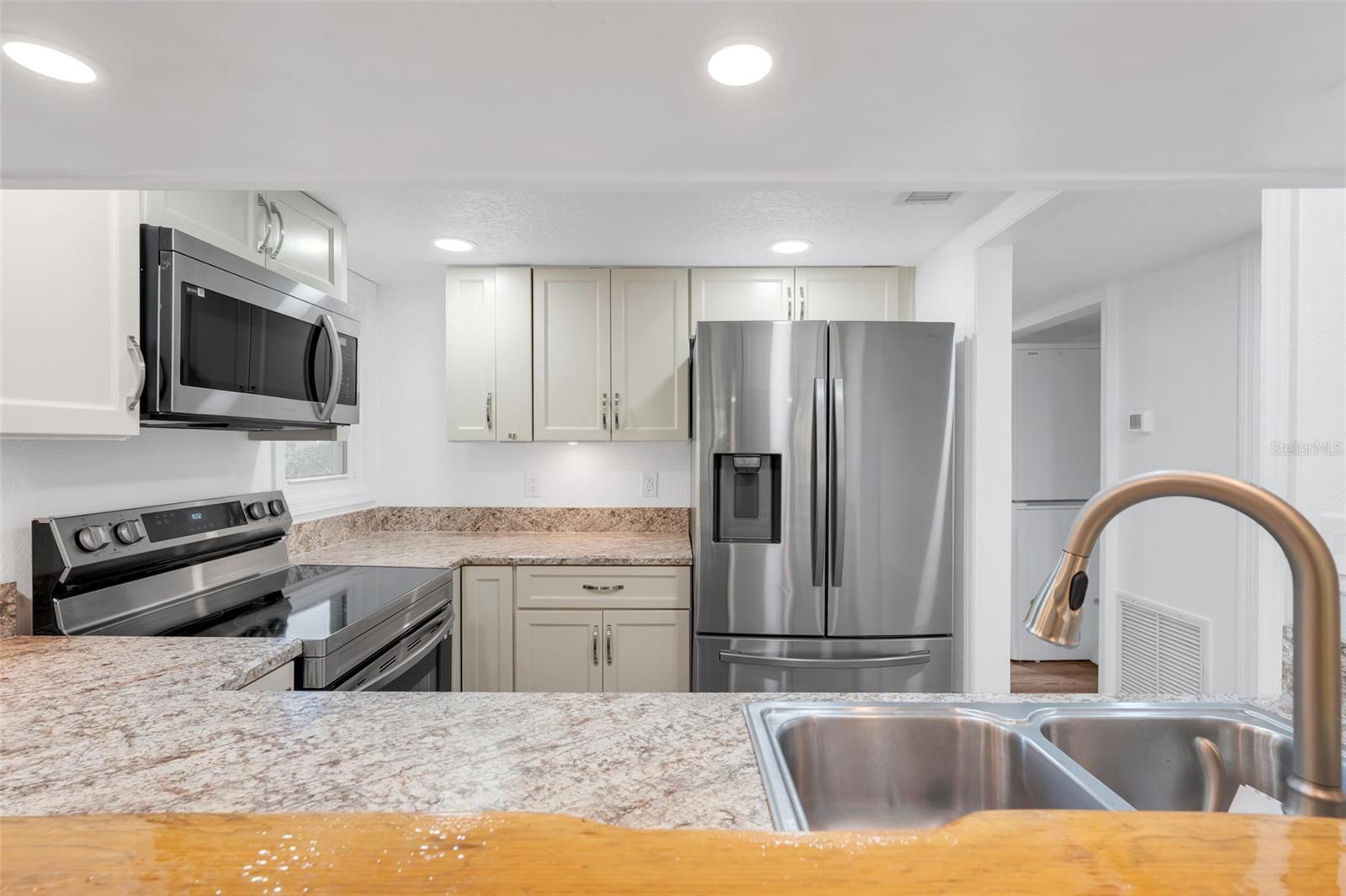 Image 7 of 28 For 1051 Highland Street 4b