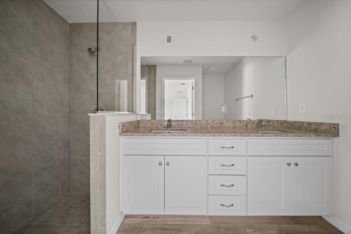 Image 18 of 27 For 9939 Athenia Drive