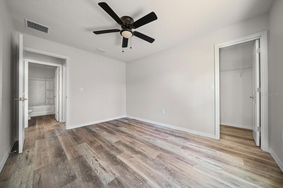 Image 22 of 27 For 9939 Athenia Drive