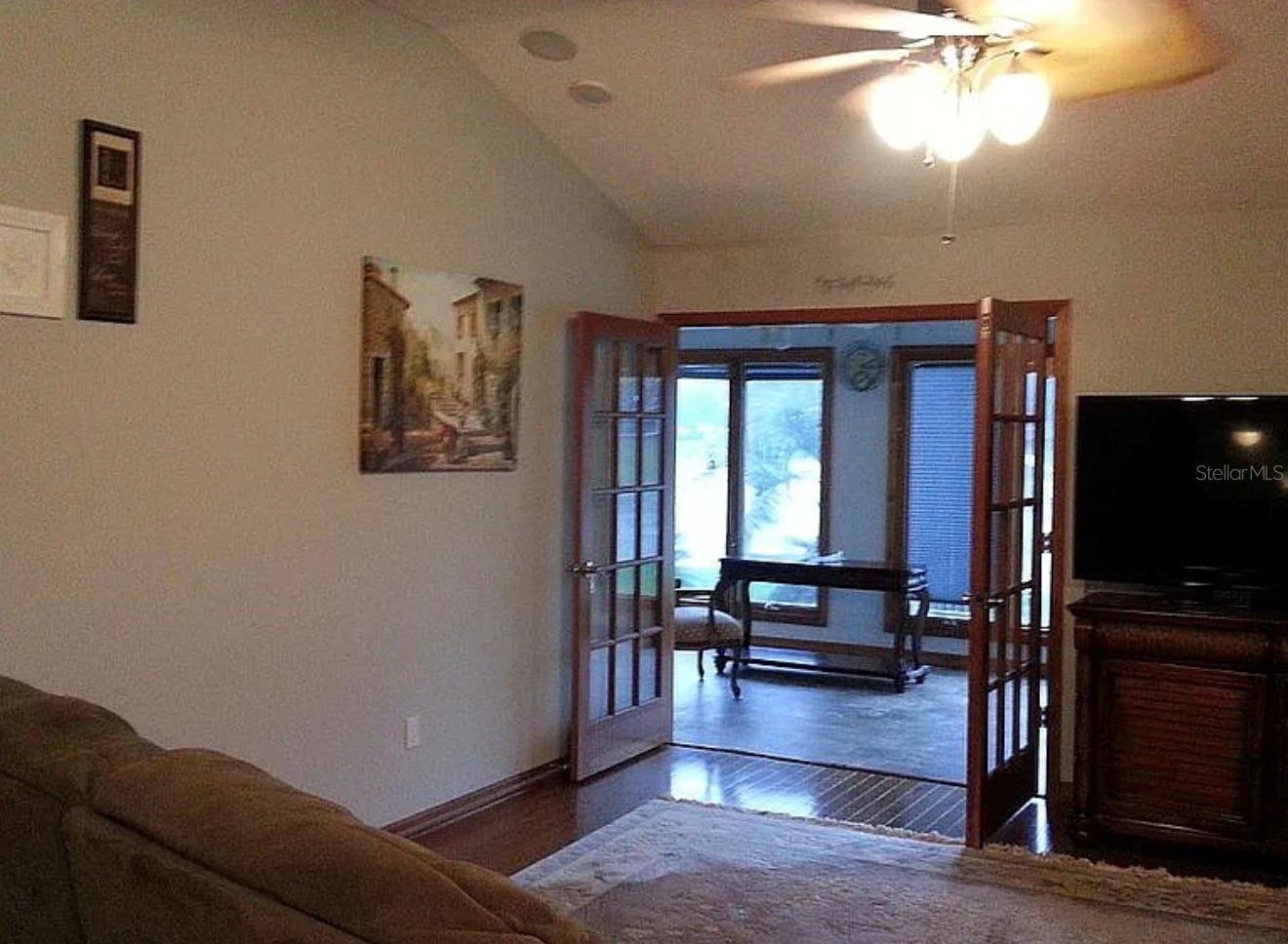 Image 13 of 23 For 307 Del Mar Drive