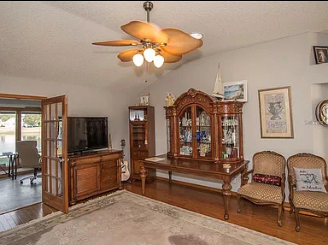 Image 9 of 23 For 307 Del Mar Drive