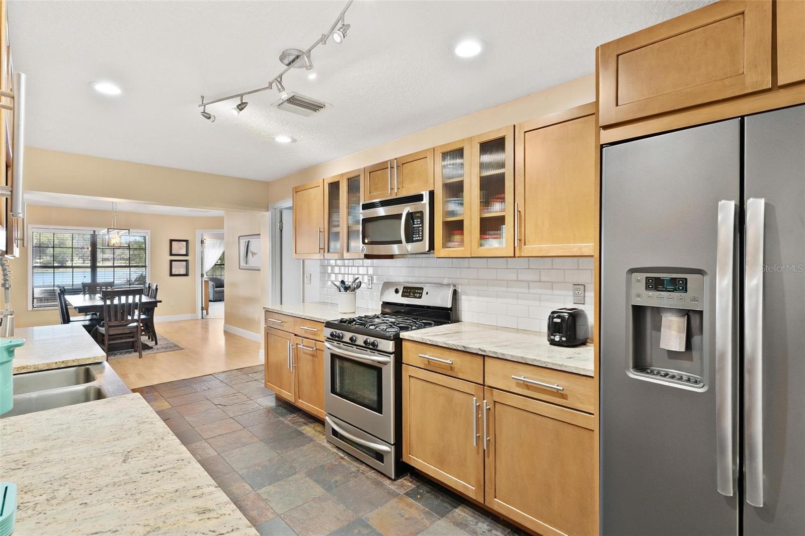 Image 12 of 44 For 405 Mirror Lake Drive