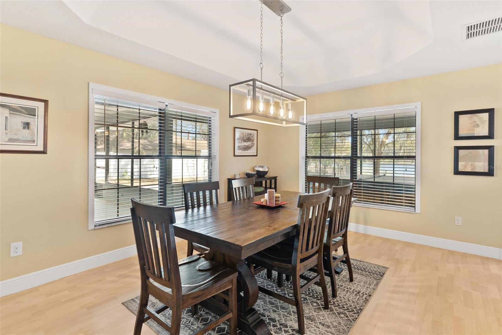 Image 15 of 44 For 405 Mirror Lake Drive