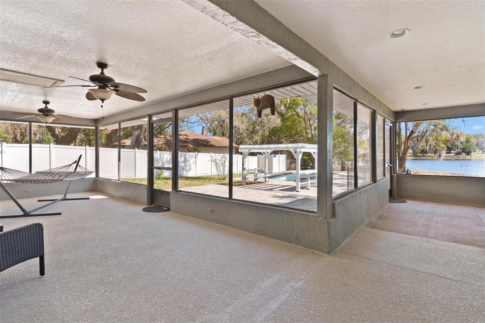 Image 28 of 44 For 405 Mirror Lake Drive