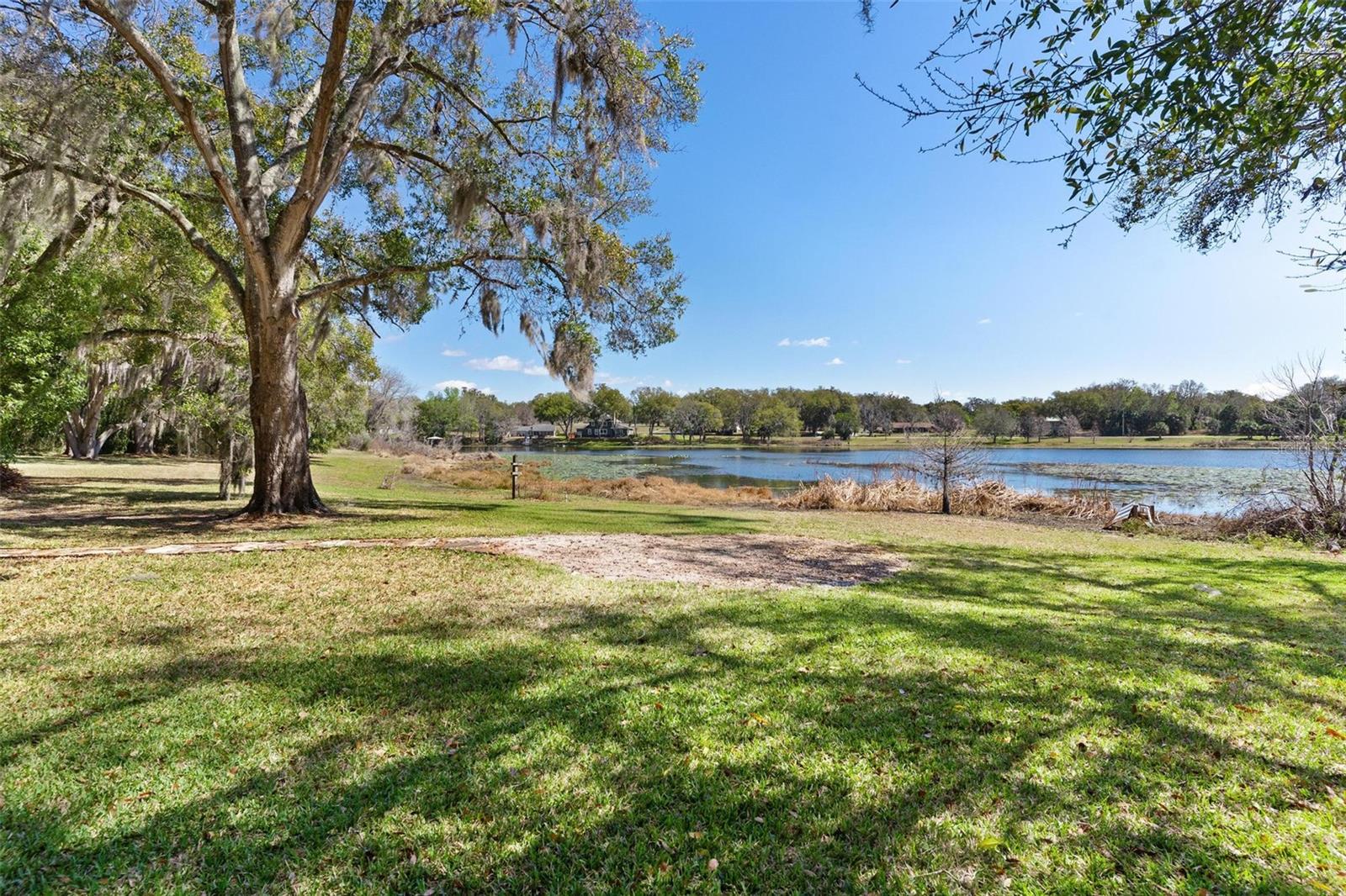 Image 36 of 44 For 405 Mirror Lake Drive