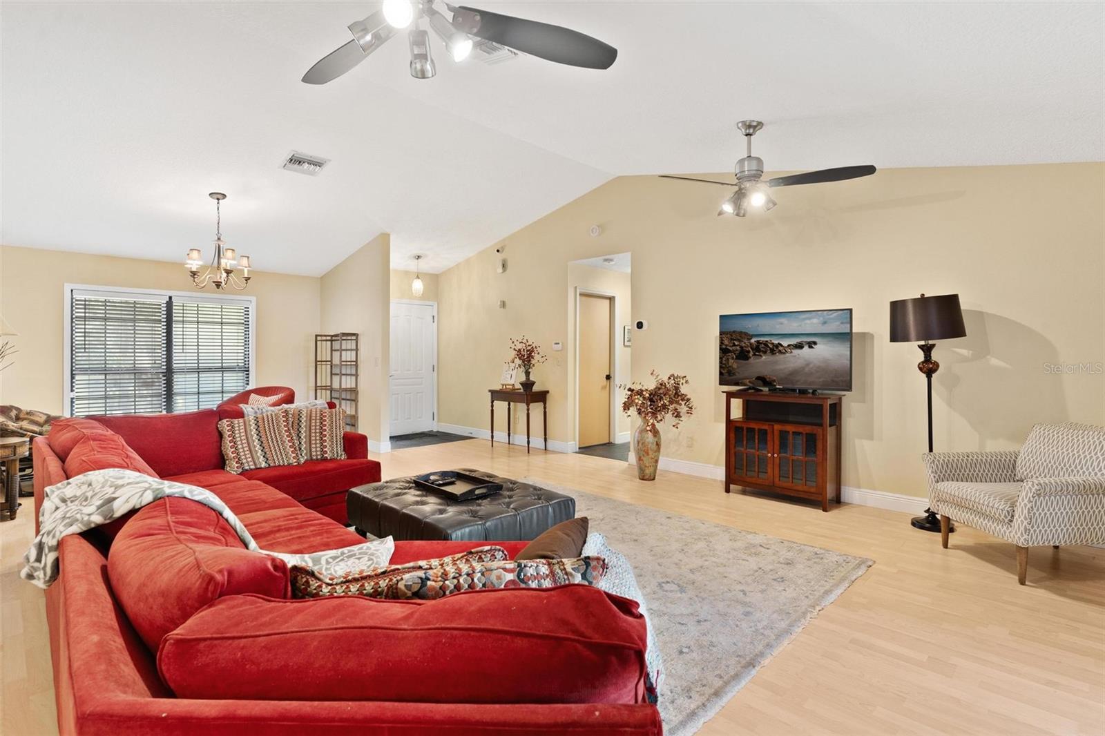 Image 9 of 44 For 405 Mirror Lake Drive