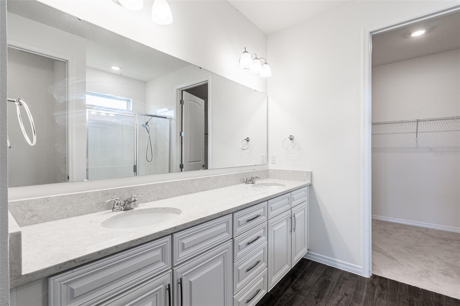 Image 25 of 40 For 17615 Blazing Star Circle