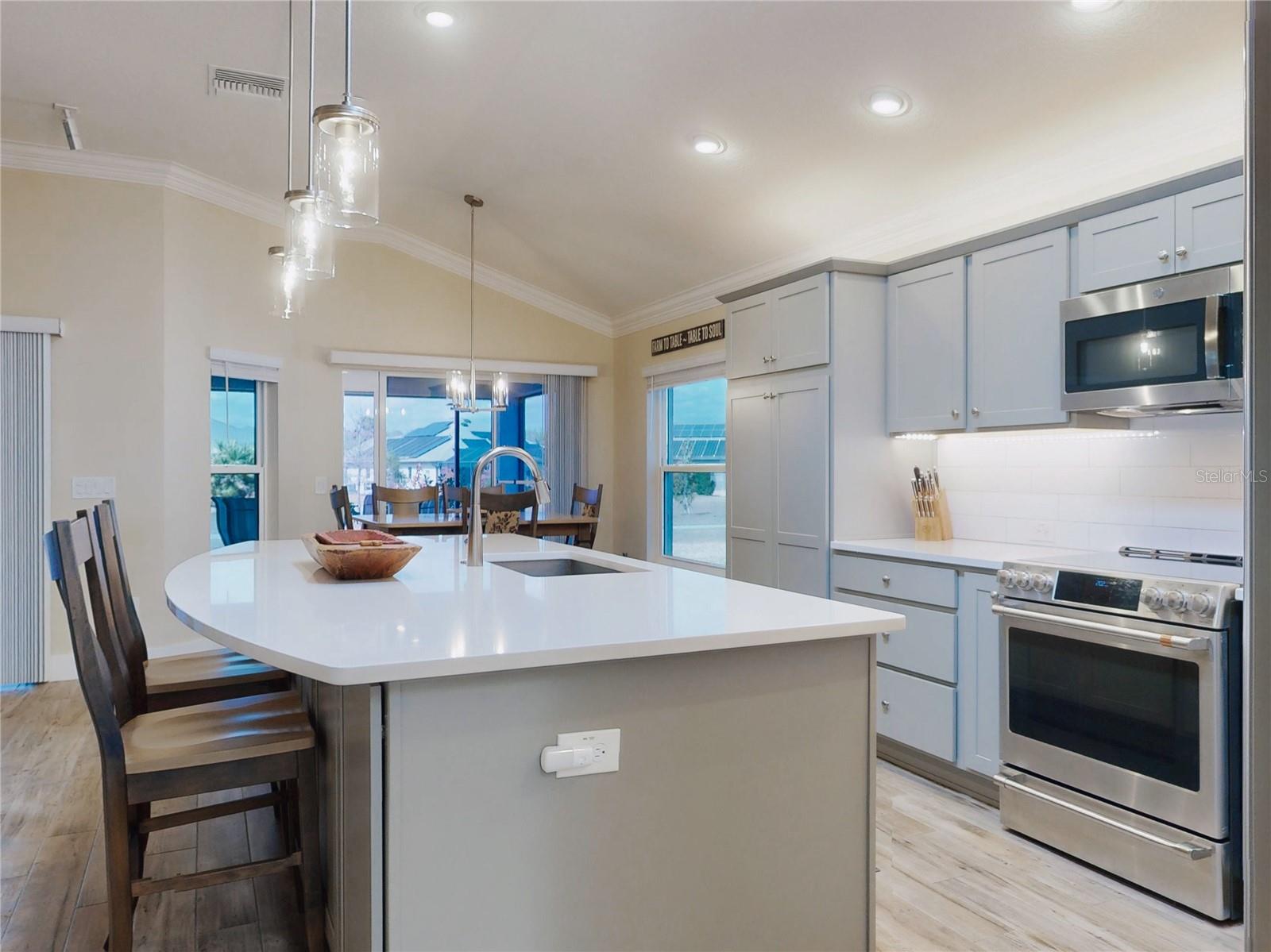 Image 18 of 43 For 904 Maynard Path