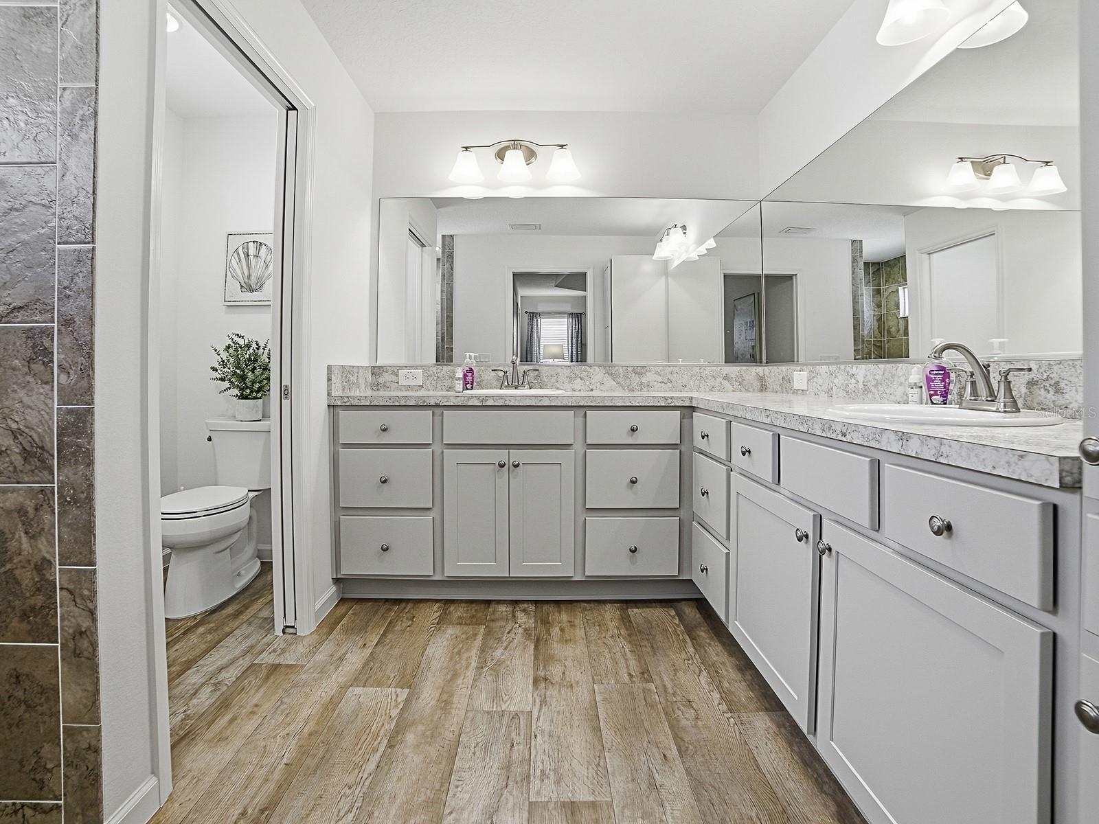 Image 24 of 38 For 11368 Laufersky Lane