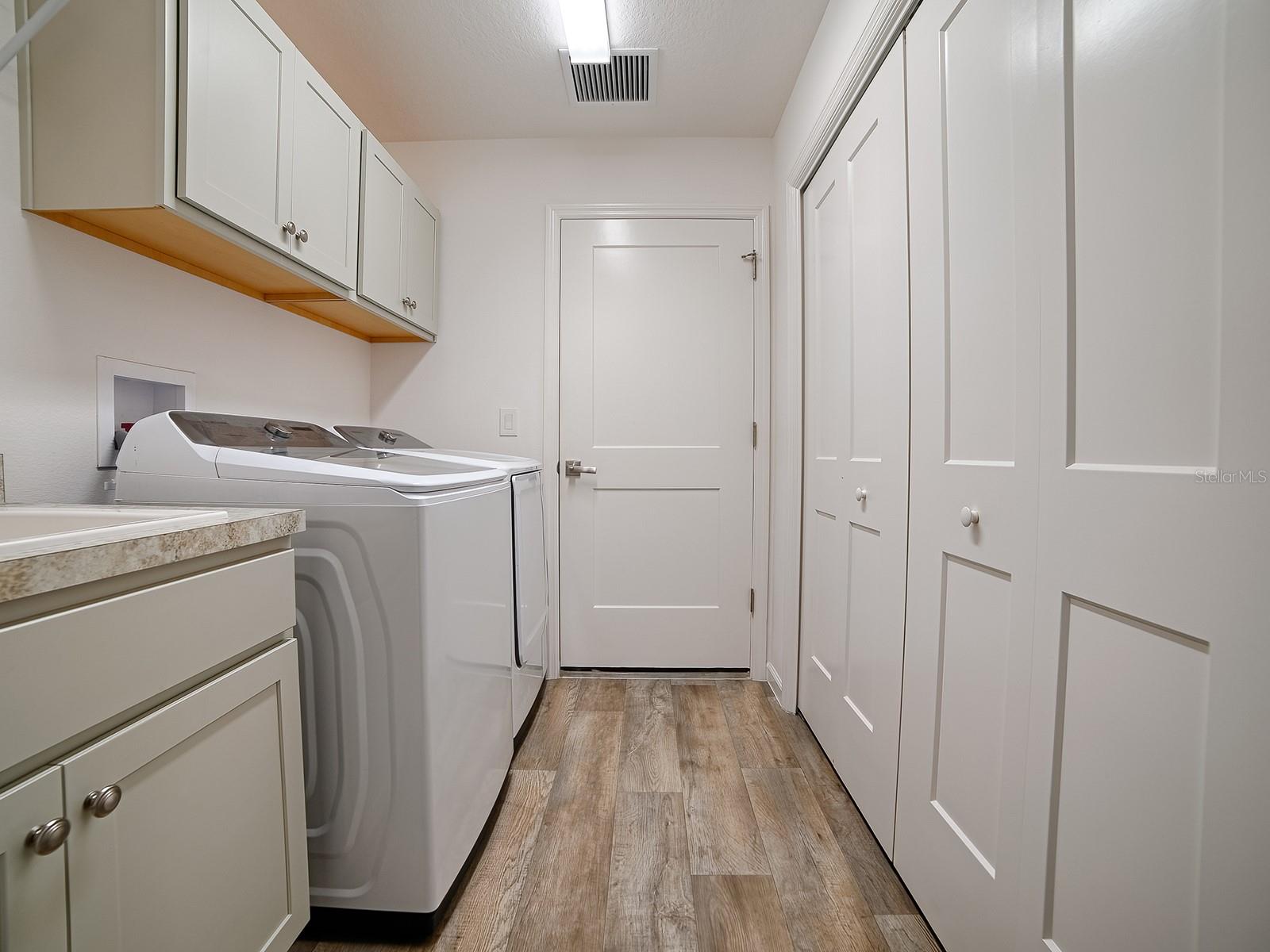 Image 28 of 38 For 11368 Laufersky Lane