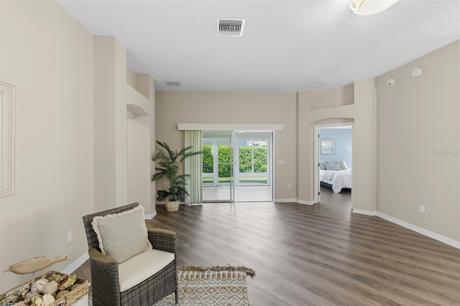 Image 12 of 38 For 2415 Morven Park Way