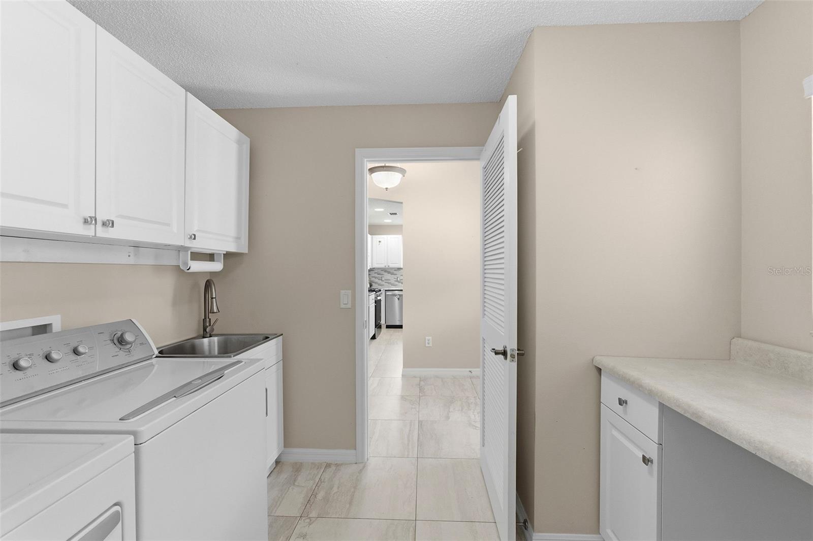 Image 21 of 38 For 2415 Morven Park Way