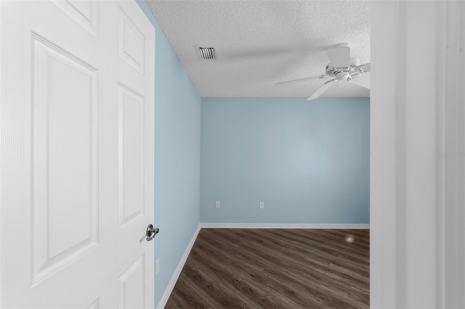 Image 23 of 38 For 2415 Morven Park Way