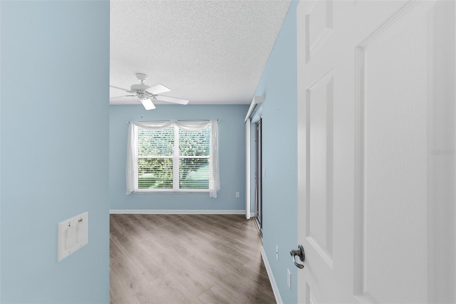 Image 27 of 38 For 2415 Morven Park Way